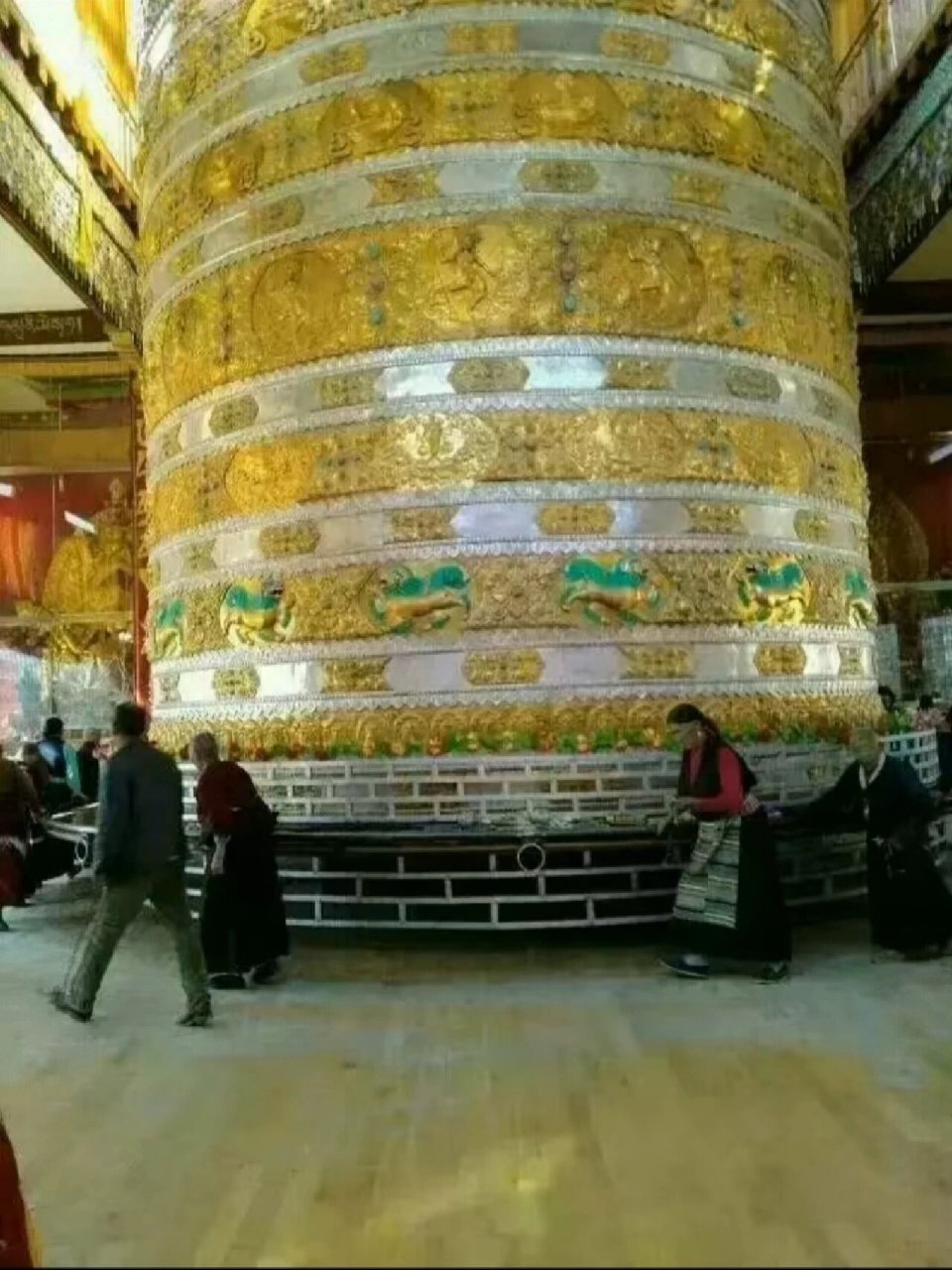 理塘白塔公园 · 转塔与转经 参考图 1